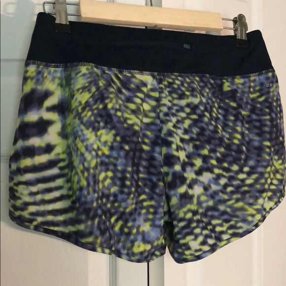 Nike shorts - Picture 2 of 3